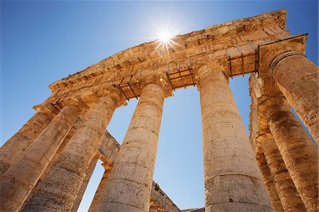Columns of the Temple of Segesta in Sicily. Stock Photo - Premium Royalty-Free, Code: 6118-08140265
