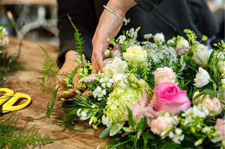 simsearch:6118-08202525,k - A woman working on a flower arrangement, a trained florist. Stock Photo - Premium Royalty-Free, Code: 6118-08725973