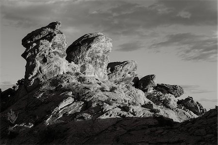 Rock formations and summit of Comb Ridge, Bears Ears National Monument in Utah. Foto de stock - Sin royalties Premium, Código: 6118-08947911