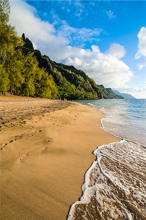 Kee beach on the Napali coast, Kauai, Hawaii, United States of America, Pacific Stock Photo - Premium Royalty-Free, Code: 6119-07443818