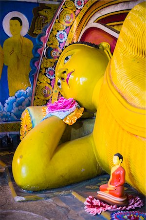 sri lanka - Golden reclining Buddha at Temple of the Tooth (Temple of the Sacred Tooth Relic) in Kandy, UNESCO World Heritage Site, Sri Lanka, Asia Stock Photo - Premium Royalty-Free, Code: 6119-07451147