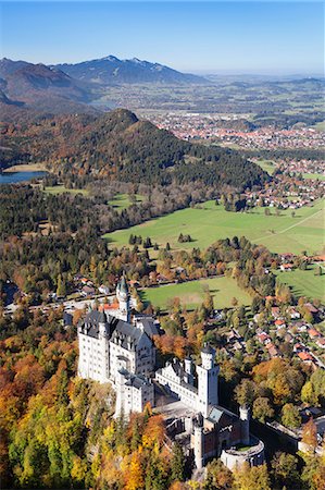 simsearch:6119-07451735,k - Neuschwanstein Castle, Hohenschwangau, Fussen, Ostallgau, Allgau, Allgau Alps, Bavaria, Germany, Europe Foto de stock - Sin royalties Premium, Código: 6119-07451721