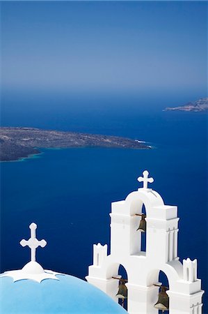 simsearch:841-07913791,k - St. Gerasimos Church with blue dome overlooking the Aegean Sea, Firostefani, Santorini, Cyclades, Greek Islands, Greece, Europe Foto de stock - Sin royalties Premium, Código: 6119-07451871