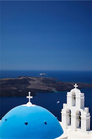 simsearch:841-07913791,k - St. Gerasimos Church with blue dome overlooking the Aegean Sea, Firostefani, Santorini, Cyclades, Greek Islands, Greece, Europe Foto de stock - Sin royalties Premium, Código: 6119-07451874