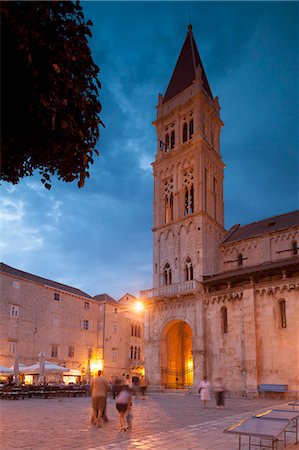 simsearch:6119-07443725,k - Main square and cathedral lit up at dusk, Trogir, UNESCO World Heritage Site, Dalmatian Coast, Croatia, Europe Stock Photo - Premium Royalty-Free, Code: 6119-07452178