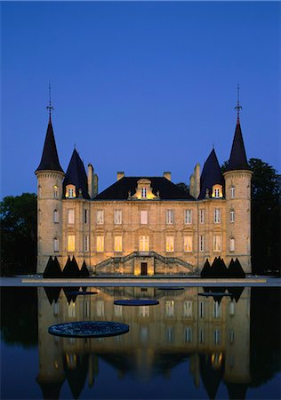 simsearch:6119-07443725,k - Chateau Pichon Longueville, Bordeaux, France Stock Photo - Premium Royalty-Free, Code: 6119-07452265