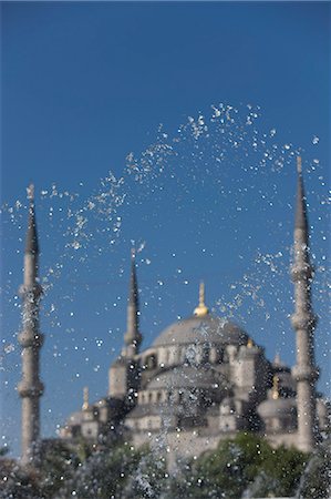 sultan ahmed mosque - Fountain in front of the Blue Mosque, Istanbul, Turkey, Western Asia Foto de stock - Sin royalties Premium, Código: 6119-07452778