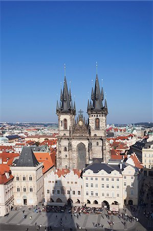 simsearch:6119-07541502,k - View over the Old Town Square (Staromestske namesti) with Tyn Cathedral (Church of Our Lady Before Tyn), Prague, Bohemia, Czech Republic, Europe Stock Photo - Premium Royalty-Free, Code: 6119-07587382