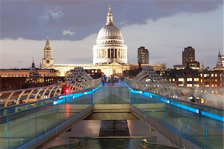 famous place in london - Millennium Bridge and St. Paul's Cathedral, London, England, United Kingdom, Europe Stock Photo - Premium Royalty-Free, Code: 6119-07845504