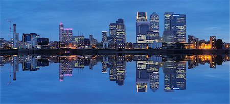 simsearch:6119-07443725,k - View over River Thames to Canary Wharf, Docklands, London, England, United Kingdom, Europe Stock Photo - Premium Royalty-Free, Code: 6119-07845512