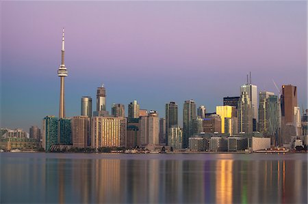 paysage urbain - View of CN Tower and city skyline, Toronto, Ontario, Canada, North America Photographie de stock - Premium Libres de Droits, Code: 6119-07943555