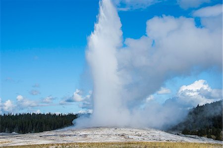 simsearch:841-07913862,k - Erupting Old Faithful Geyser, Yellowstone National Park, UNESCO World Heritage Site, Wyoming, United States of America, North America Stock Photo - Premium Royalty-Free, Code: 6119-07944027