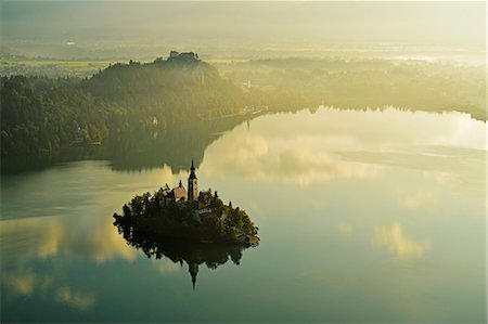 slovenian - Lake Bled (Blejsko jezero), Bled, Julian Alps, Slovenia, Europe Stock Photo - Premium Royalty-Free, Code: 6119-07968942