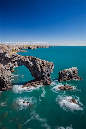 rock arch - Green Bridge of Wales, Pembrokeshire Coast, Wales, United Kingdom, Europe Stock Photo - Premium Royalty-Free, Code: 6119-08170267