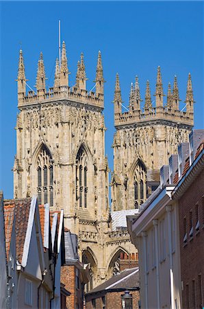 simsearch:841-03868215,k - Side view of York Minster, northern Europe's largest Gothic cathedral, from Low Petergate, York, Yorkshire, England, United Kingdom, Europe Stock Photo - Premium Royalty-Free, Code: 6119-08267389