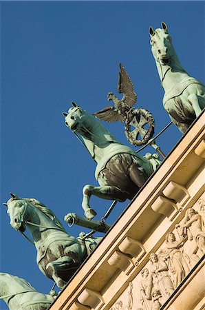 statues on building top - Horses, Brandenburg Gate, Berlin, Germany Stock Photo - Premium Royalty-Free, Code: 6119-08267560