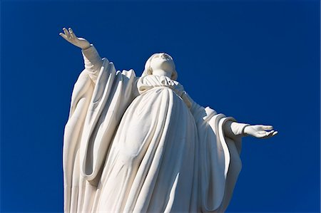 simsearch:841-02722258,k - Statue of the Virgin Mary at Cerro San Cristobal overlooking the city, Santiago, Chile, South America Foto de stock - Sin royalties Premium, Código: 6119-08269297