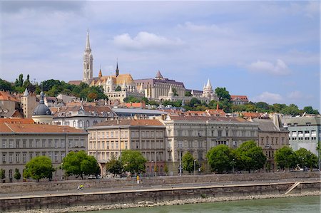 simsearch:6119-07541502,k - Matthias Church, Fisherman's Bastion at the heart of Buda's Castle District and the Danube, Budapest, Hungary, Europe Stock Photo - Premium Royalty-Free, Code: 6119-08420480