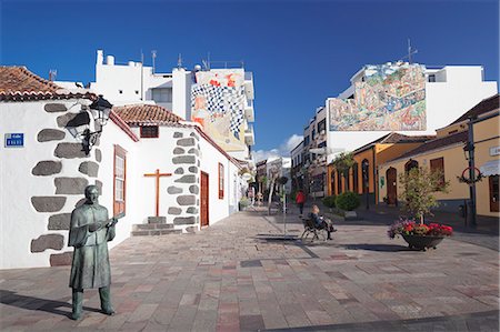 Wall painting, Plaza Espana in the old town of Los Llanos de Adriane, La Palma, Canary Islands, Spain, Europe Stock Photo - Premium Royalty-Free, Code: 6119-08541907