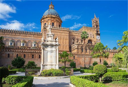 sculpture in town - Palermo Cathedral, Palermo, Sicily, Italy, Europe Stock Photo - Premium Royalty-Free, Code: 6119-08641188