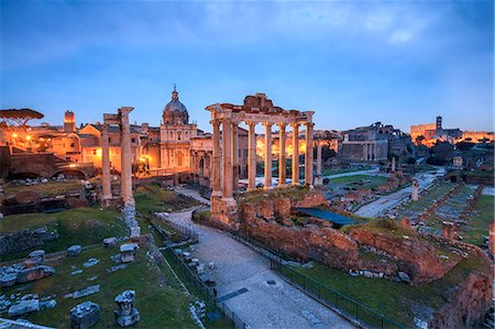 remains - The blue light of dusk on the ancient Imperial Forum, UNESCO World Heritage Site, Rome, Lazio, Italy, Europe Foto de stock - Sin royalties Premium, Código: 6119-08724952