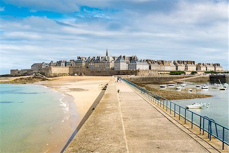 skyline buildings france - The town seen from the pier, St. Malo, Ille-et-Vilaine, Brittany, France, Europe Stock Photo - Premium Royalty-Free, Code: 6119-09074594