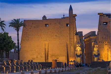 simsearch:841-07523215,k - Avenue of Sphinxes, Luxor Temple, UNESCO World Heritage Site, Luxor, Egypt, North Africa, Africa Foto de stock - Sin royalties Premium, Código: 6119-09085451