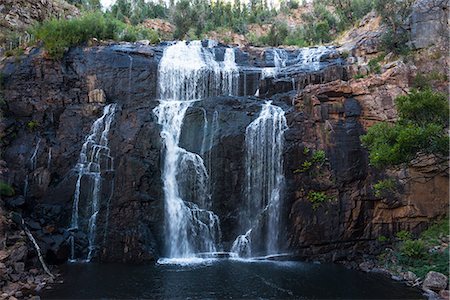 scenic and waterfall - MacKenzie Falls in Grampians National Park, Victoria, Australia, Pacific Foto de stock - Sin royalties Premium, Código: 6119-09085635