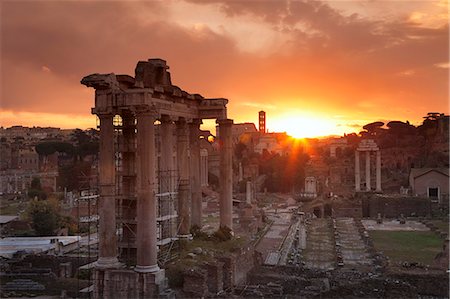 Roman Forum (Foro Romano), Temple of Saturn and Colosseum, UNESCO World Heritage Site, Rome, Lazio, Italy, Europe Stock Photo - Premium Royalty-Free, Code: 6119-09170012
