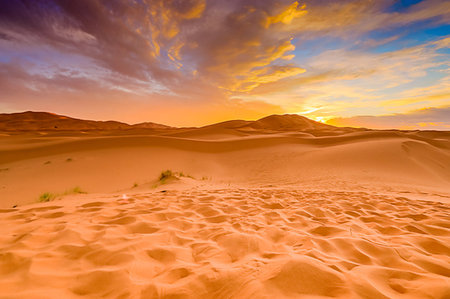 sands and desert and nobody and landscape - Merzouga Desert, Morocco, North Africa, Africa Stock Photo - Premium Royalty-Free, Code: 6119-09182585