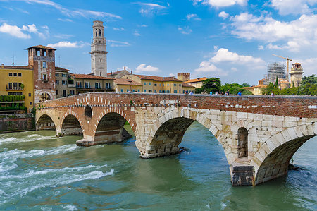 simsearch:841-06341441,k - Ponte Pietra, the stone Roman arch bridge crossing River Adige, Verona, Veneto, Italy, Europe Stock Photo - Premium Royalty-Free, Code: 6119-09203336