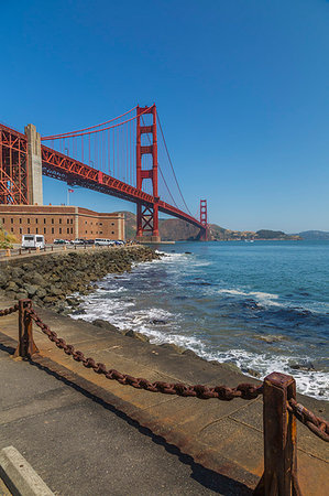 simsearch:600-03738427,k - View of Golden Gate Bridge and Fort Point from Marine Drive, San Francisco, California, United States of America, North America Foto de stock - Sin royalties Premium, Código: 6119-09203636