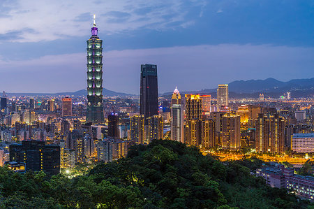 City skyline and Taipei 101 building in the Xinyi district, Taipei, Taiwan, Asia Stock Photo - Premium Royalty-Free, Code: 6119-09214319