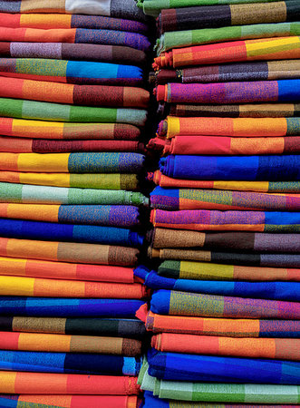 ecuador otavalo market - Saturday Handicraft Market, Plaza de los Ponchos, Otavalo, Imbabura Province, Ecuador, South America Stock Photo - Premium Royalty-Free, Code: 6119-09228676