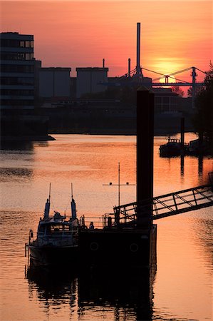 simsearch:649-07520952,k - Dusseldorf harbour at sunset, Germany Stock Photo - Premium Royalty-Free, Code: 6122-07696937