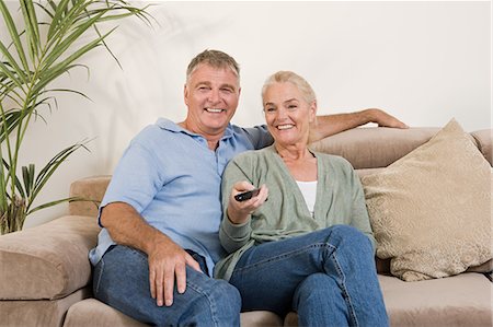 simsearch:649-07239830,k - Couple watching television Stock Photo - Premium Royalty-Free, Code: 6122-07697031