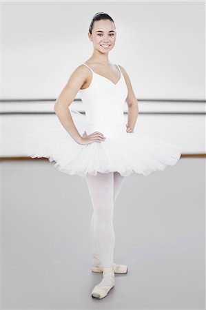 simsearch:6122-07700269,k - Ballet dancer standing in studio Stock Photo - Premium Royalty-Free, Code: 6122-07700312
