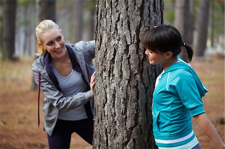 simsearch:649-04247797,k - Women leaning on tree in forest Stock Photo - Premium Royalty-Free, Code: 6122-07700499