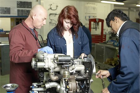 simsearch:649-07118442,k - Teacher helping student with car engine Stock Photo - Premium Royalty-Free, Code: 6122-07702825