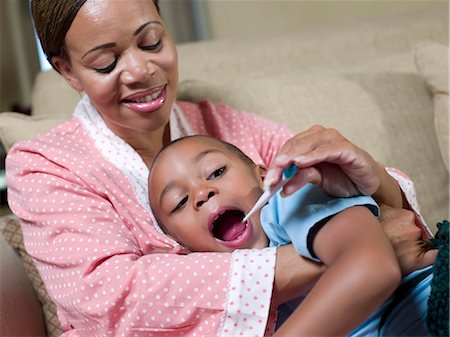 simsearch:632-03424324,k - Mother taking sons temperature Stock Photo - Premium Royalty-Free, Code: 6122-07704078