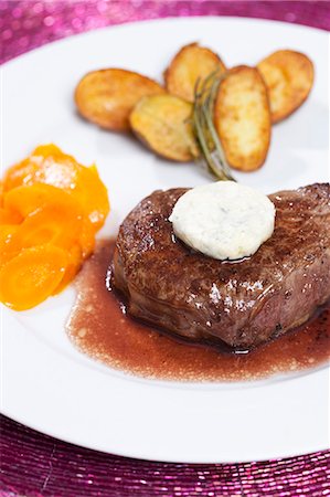 simsearch:6115-07282767,k - Plate of steak and vegetables Stock Photo - Premium Royalty-Free, Code: 6122-08229934
