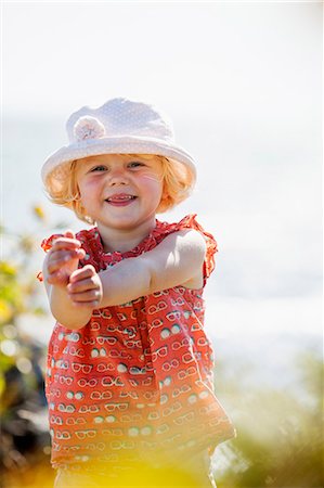 simsearch:6126-08644727,k - Sweden, Gotland, Portrait of girl (2-3) in hat Stock Photo - Premium Royalty-Free, Code: 6126-08642861