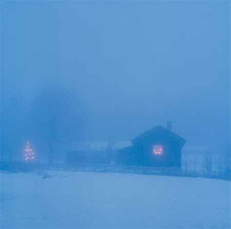 simsearch:6126-08643376,k - Sweden, Dalama, Orsa, Fryksas, Farm buildings at night, Christmas Foto de stock - Sin royalties Premium, Código: 6126-08643419