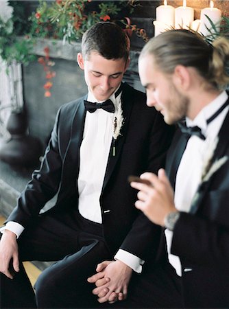 entre 19 y 20 años - Sweden, Married couple holding hands Foto de stock - Sin royalties Premium, Código: 6126-08644313