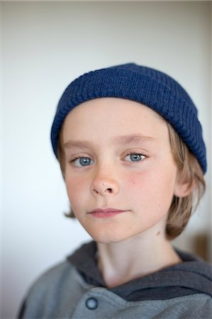 simsearch:6126-08636033,k - Sweden, Vastergotland, Lerum, Portrait of boy (10-11) wearing blue knit hat Stock Photo - Premium Royalty-Free, Code: 6126-08636014