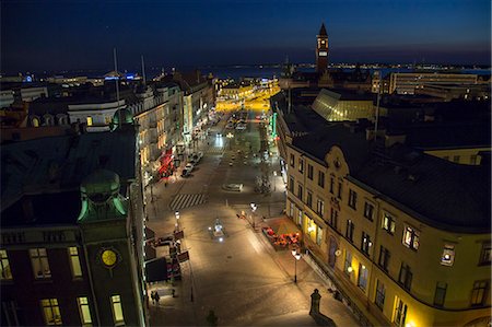 simsearch:6126-08643547,k - Sweden, Skane, Helsingborg, Stortorget, Elevated view of market square and town hall at night Fotografie stock - Premium Royalty-Free, Codice: 6126-08636027