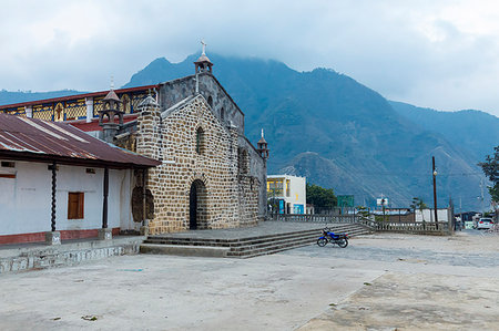 Church in San Juan in Guatemala Photographie de stock - Premium Libres de Droits, Code: 6126-09204309
