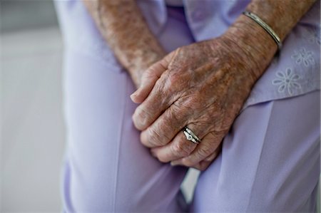 simsearch:614-07240051,k - Hands of an elderly woman clasped in her lap. Stock Photo - Premium Royalty-Free, Code: 6128-08727925
