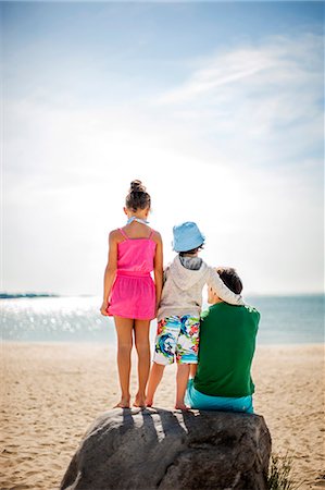 Family at the beach Stock Photo - Premium Royalty-Free, Code: 6128-08737719