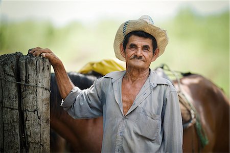 Portrait of a senior man. Foto de stock - Sin royalties Premium, Código: 6128-08825397